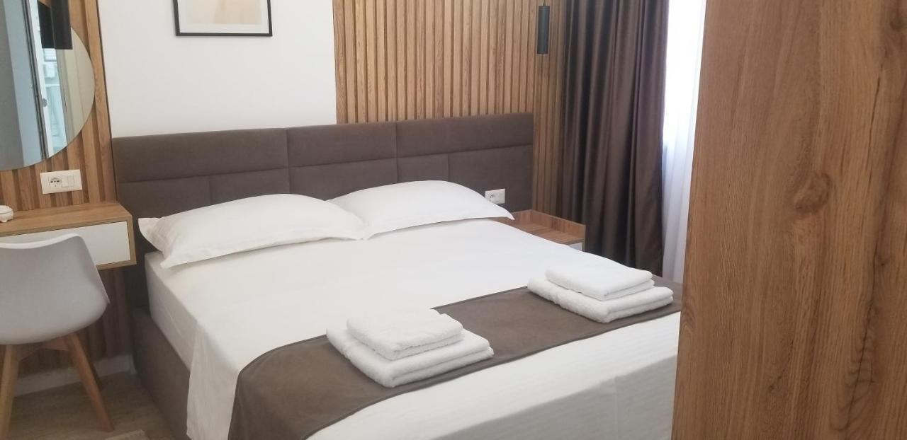 2A Near Blloku Area Apartment 티라나 외부 사진