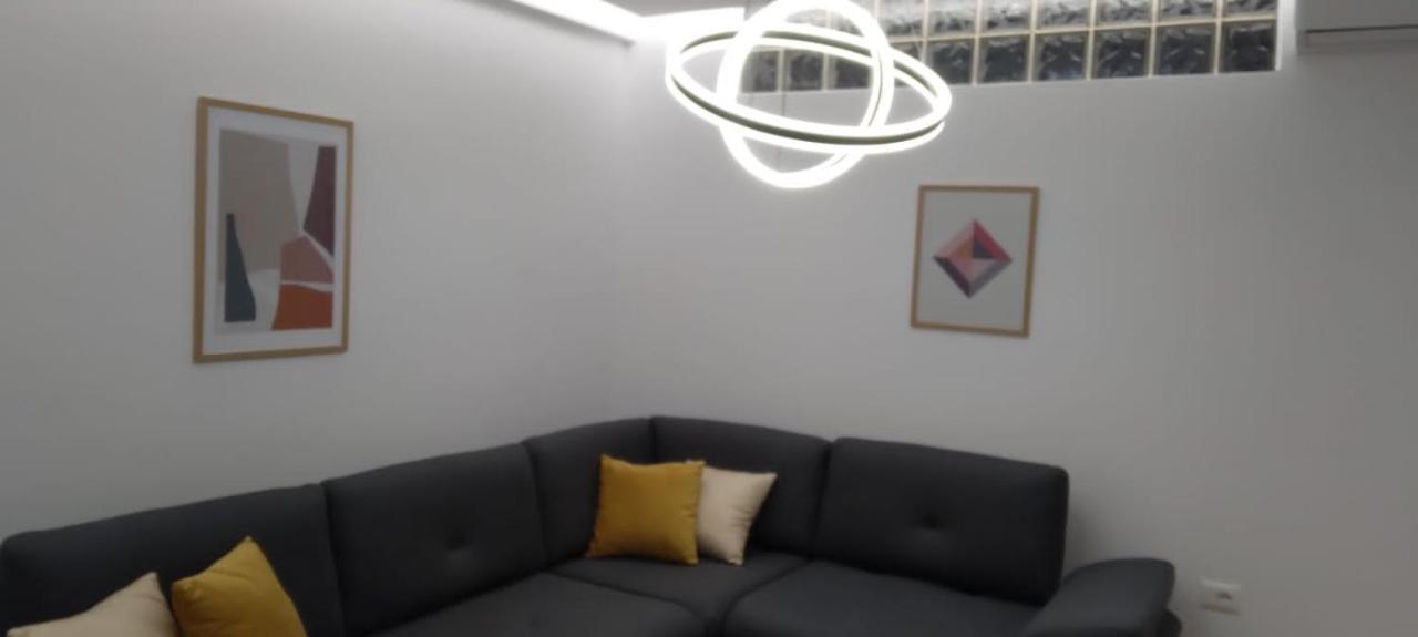 2A Near Blloku Area Apartment 티라나 외부 사진