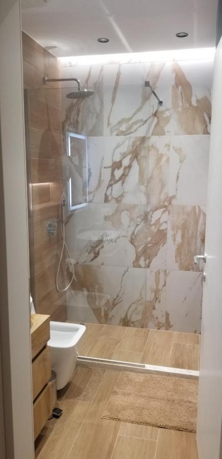 2A Near Blloku Area Apartment 티라나 외부 사진