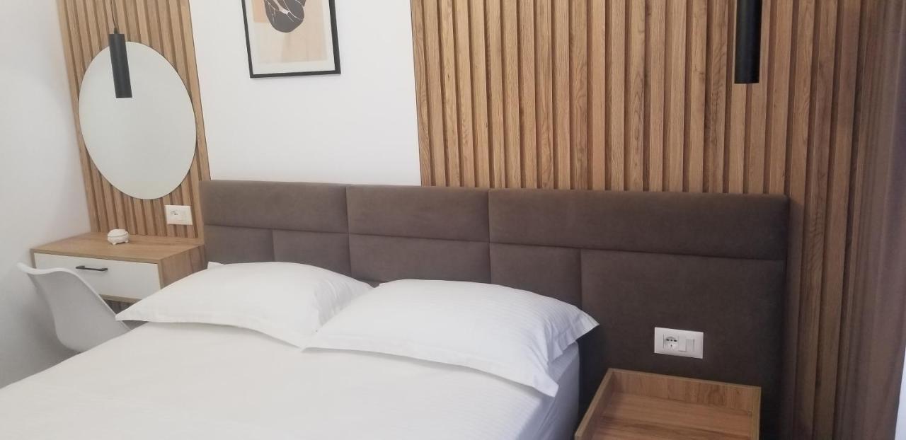 2A Near Blloku Area Apartment 티라나 외부 사진
