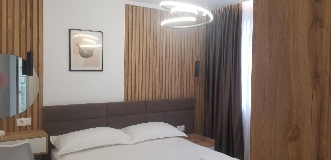 2A Near Blloku Area Apartment 티라나 외부 사진