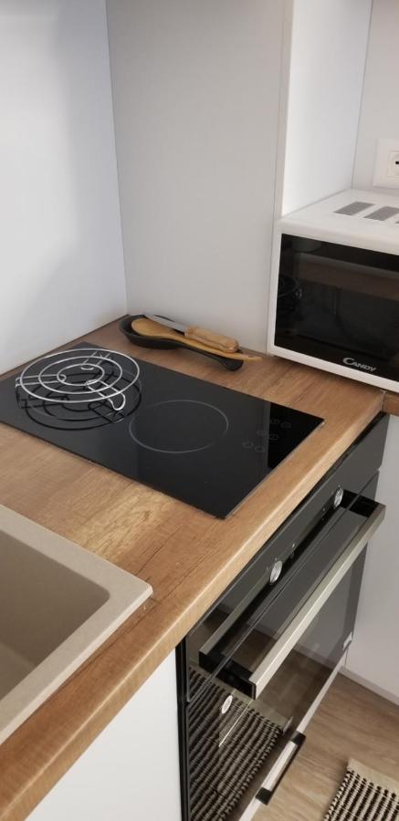 2A Near Blloku Area Apartment 티라나 외부 사진